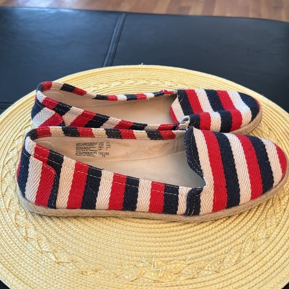 American Eagle Patriotic Striped Slip Ons - Size 8.5 - Picture 2 of 6